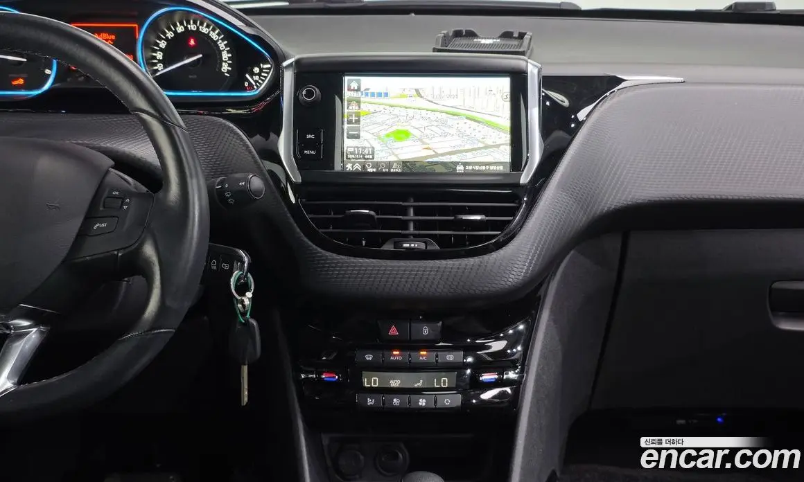 Peugeot 2008 2019 1.5 АКПП, фото 14