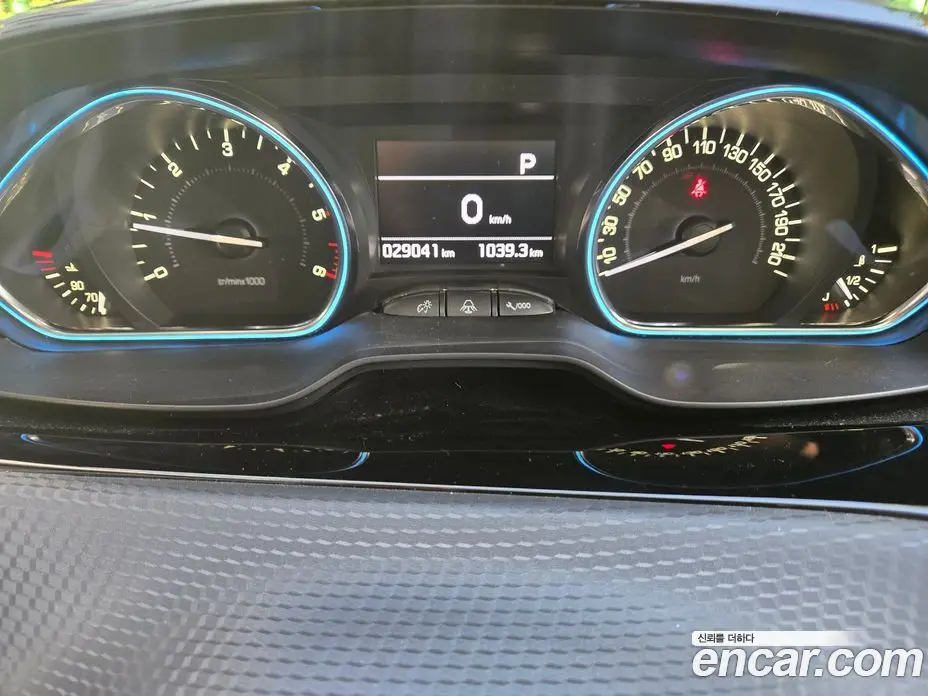 Peugeot 2008 2019 1.5 АКПП, фото 8