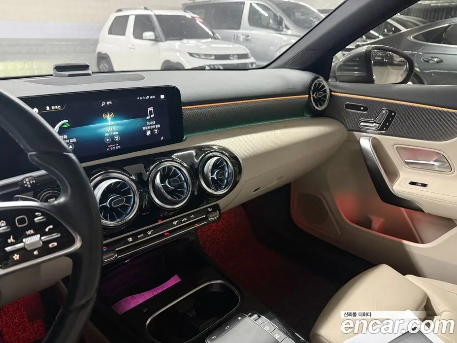 Mercedes-Benz A-Class 2022 2.0 АКПП, фото 11