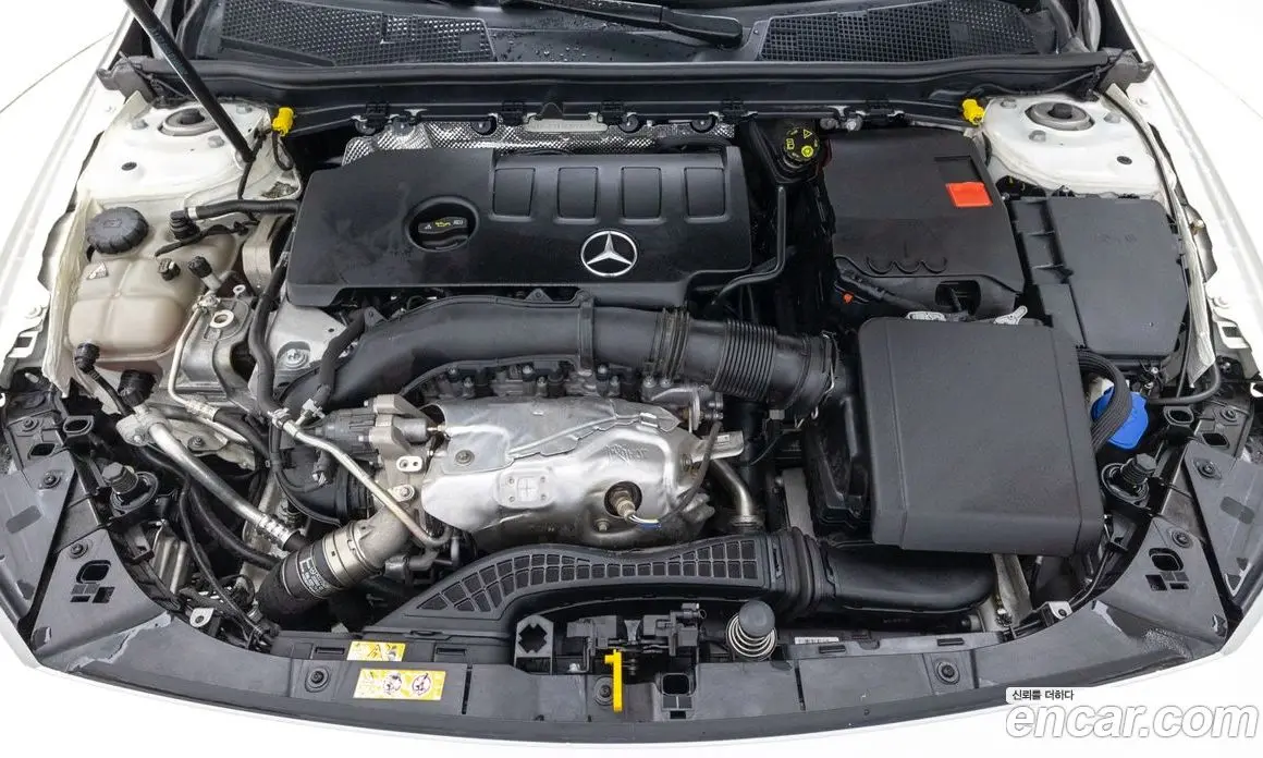 Mercedes-Benz CLA-Class 2023 2.0 АКПП, фото 6