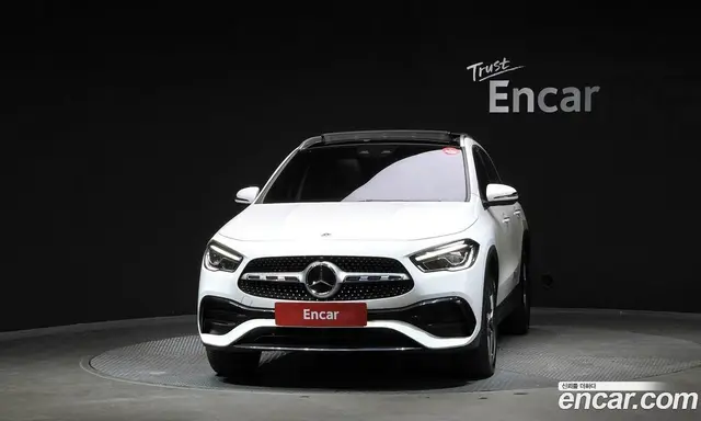 Mercedes-Benz GLA-Class 2023 2.0 АКПП, миниатюра 3