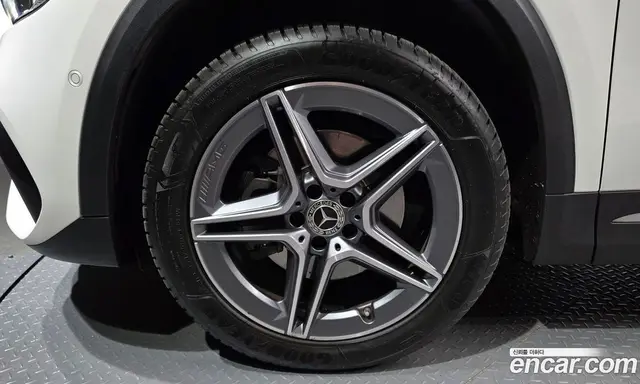 Mercedes-Benz GLA-Class 2023 2.0 АКПП, миниатюра 5