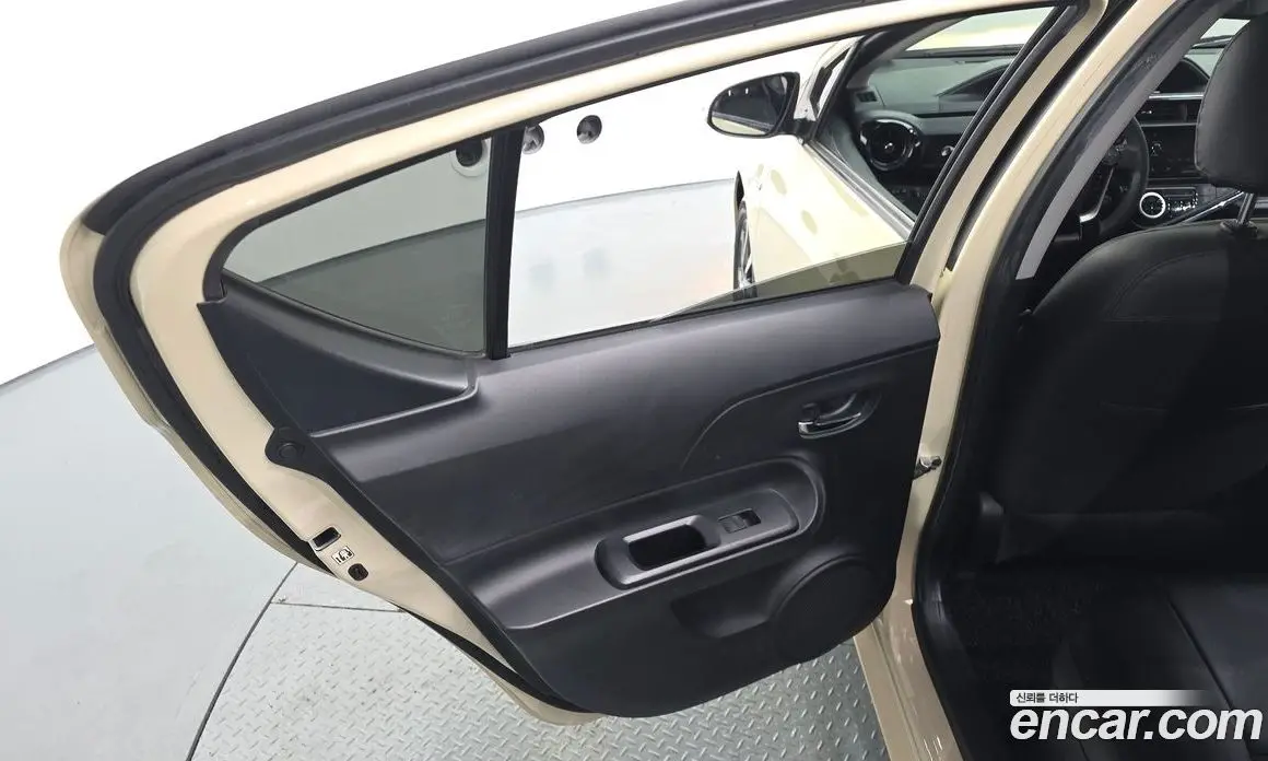 Toyota Prius 2018 1.5 АКПП, фото 15