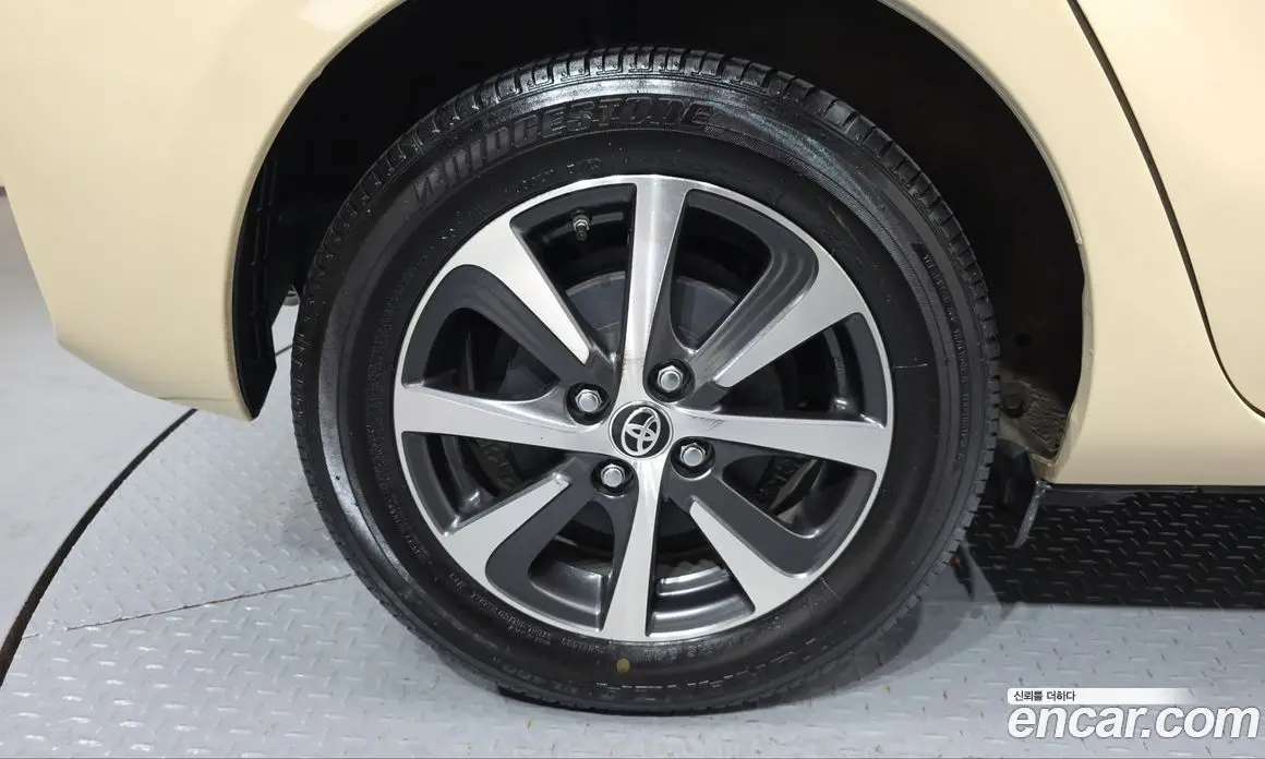 Toyota Prius 2018 1.5 АКПП, фото 5