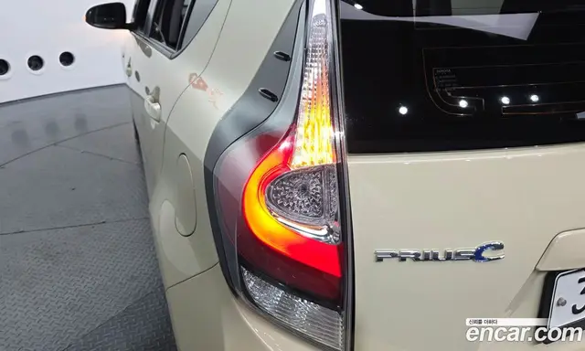 Toyota Prius 2018 1.5 АКПП, миниатюра 9