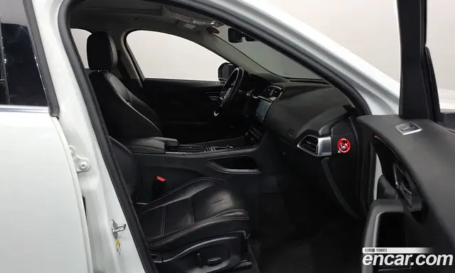 Jaguar F-Pace 2017 2.0 АКПП, миниатюра 11 Jaguar F-Pace 2017 2.0 АКПП, миниатюра 11