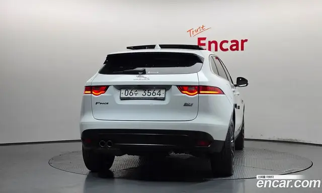 Jaguar F-Pace 2017 2.0 АКПП, миниатюра 4 Jaguar F-Pace 2017 2.0 АКПП, миниатюра 4