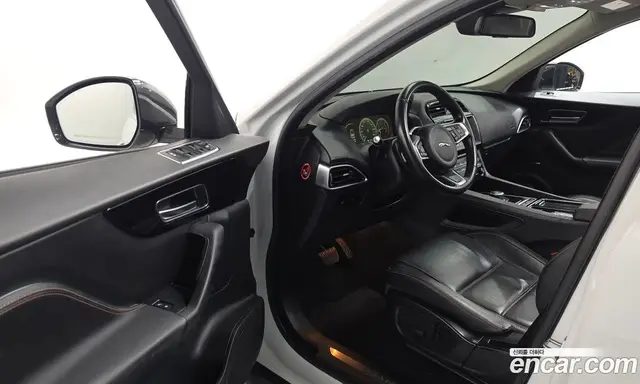 Jaguar F-Pace 2017 2.0 АКПП, миниатюра 10 Jaguar F-Pace 2017 2.0 АКПП, миниатюра 10