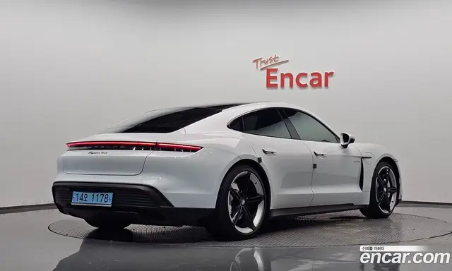 Porsche Taycan, 2021, 76 576 км