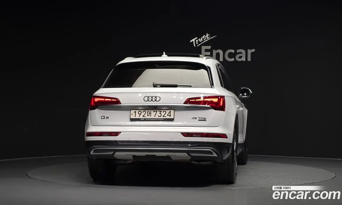 Audi Q5 2023 2.0 АКПП, фото 3