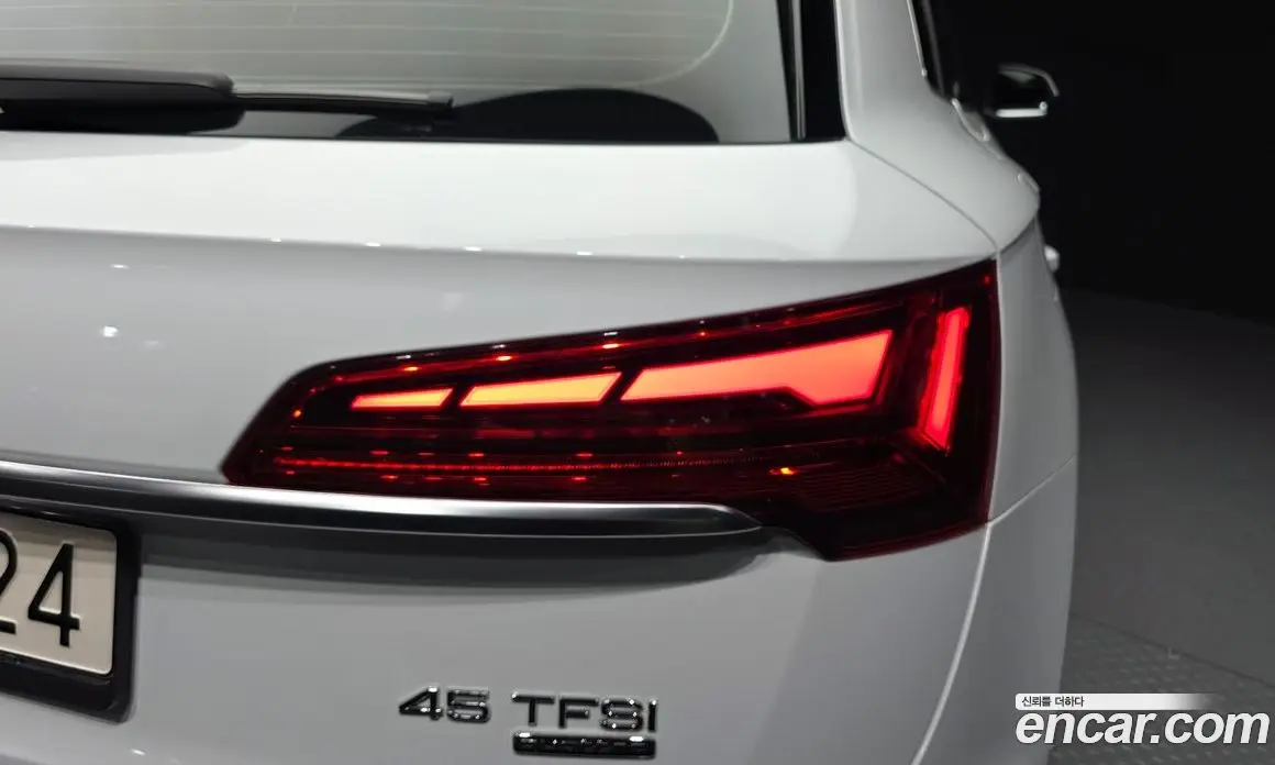 Audi Q5 2023 2.0 АКПП, фото 8