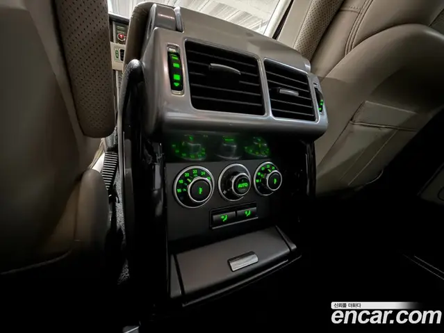 Land Rover Range Rover 2010 3.6 АКПП, миниатюра 10 Land Rover Range Rover 2010 3.6 АКПП, миниатюра 10