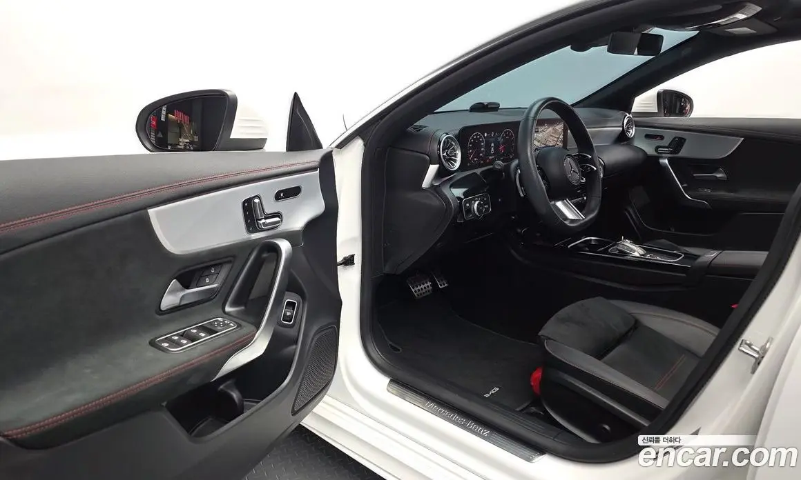 Mercedes-Benz CLA-Class 2024 2.0 АКПП, фото 13