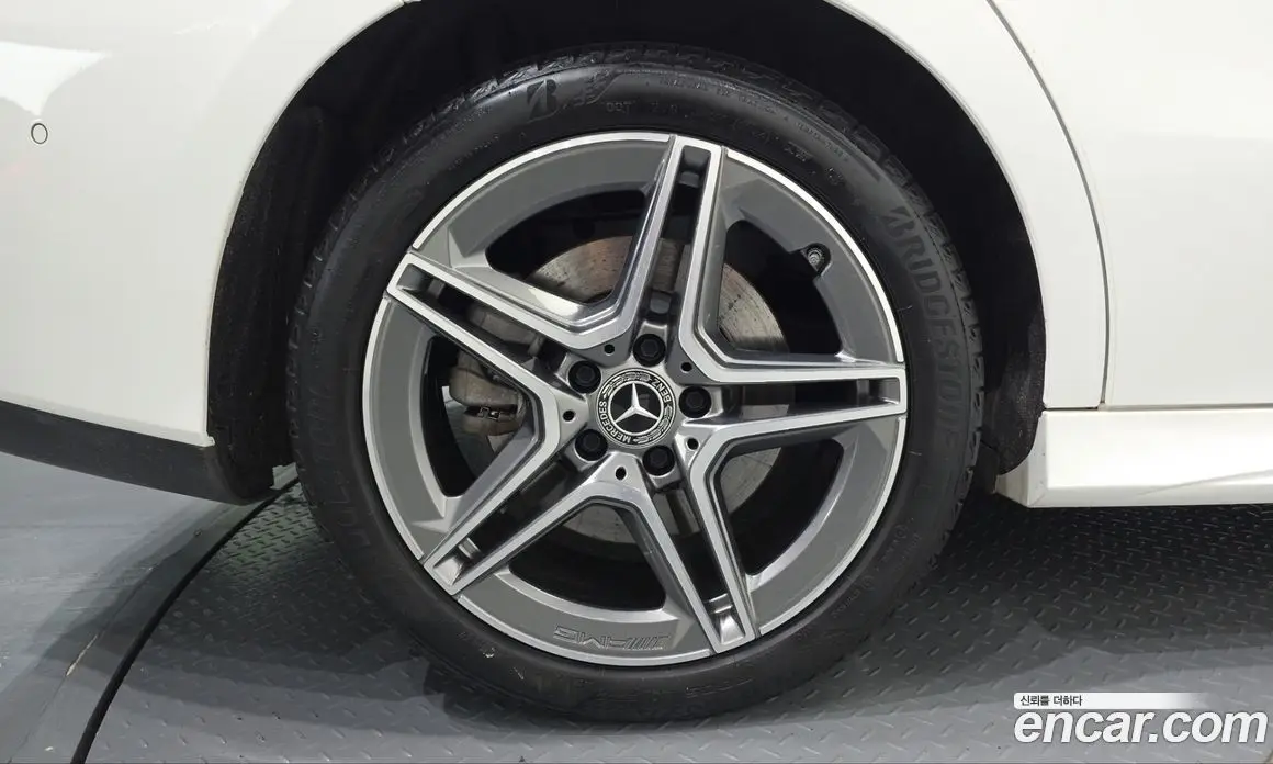 Mercedes-Benz CLA-Class 2024 2.0 АКПП, фото 5