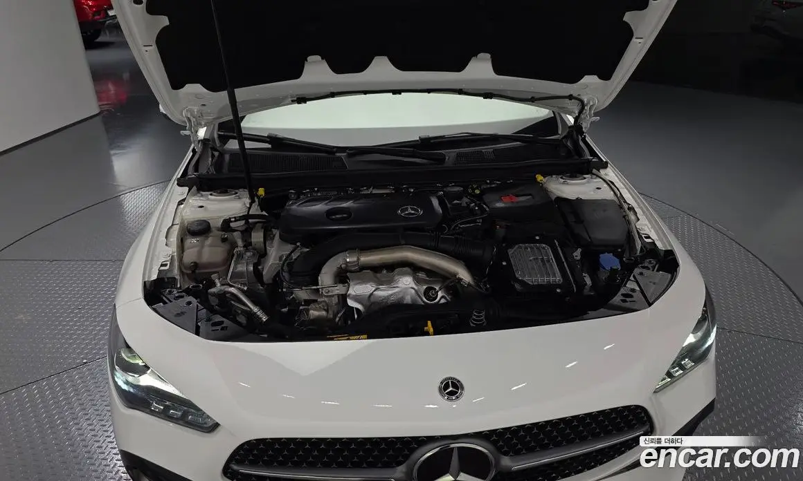 Mercedes-Benz CLA-Class 2024 2.0 АКПП, фото 6