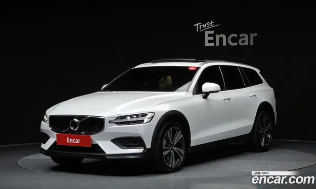 Volvo V60, 2021, 18 158 км