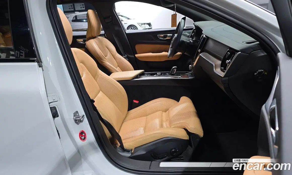 Volvo V60 2021 2.0 АКПП, фото 12