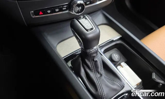 Volvo XC60 2018 2.0 АКПП, миниатюра 9