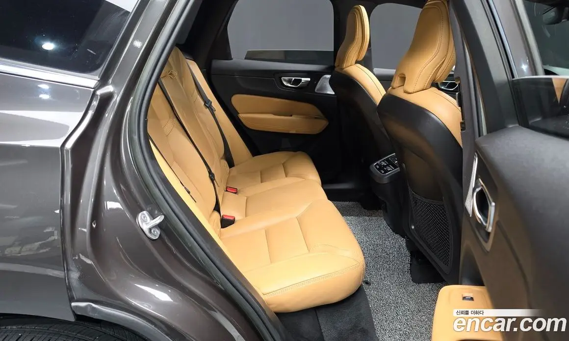 Volvo XC60 2022 2.0 АКПП, фото 16