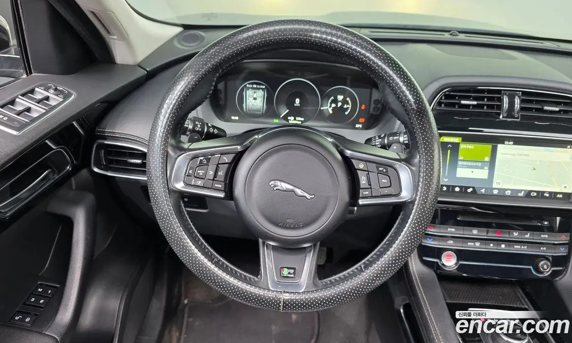 Jaguar F-Pace 2017 2.0 АКПП, фото 13