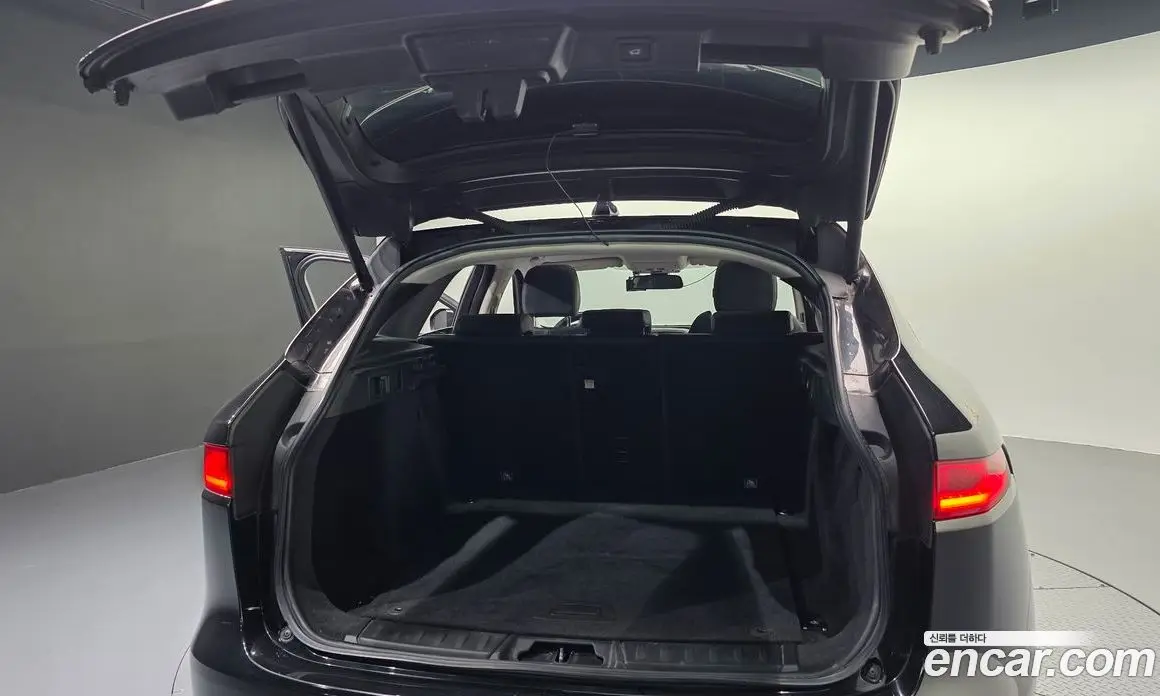 Jaguar F-Pace 2017 2.0 АКПП, фото 20