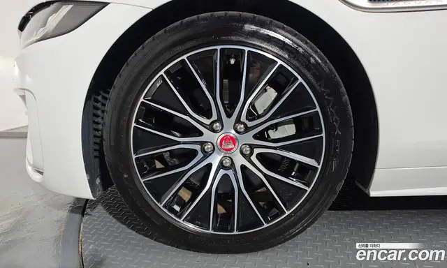 Jaguar XE 2020 2.0 АКПП, миниатюра 4