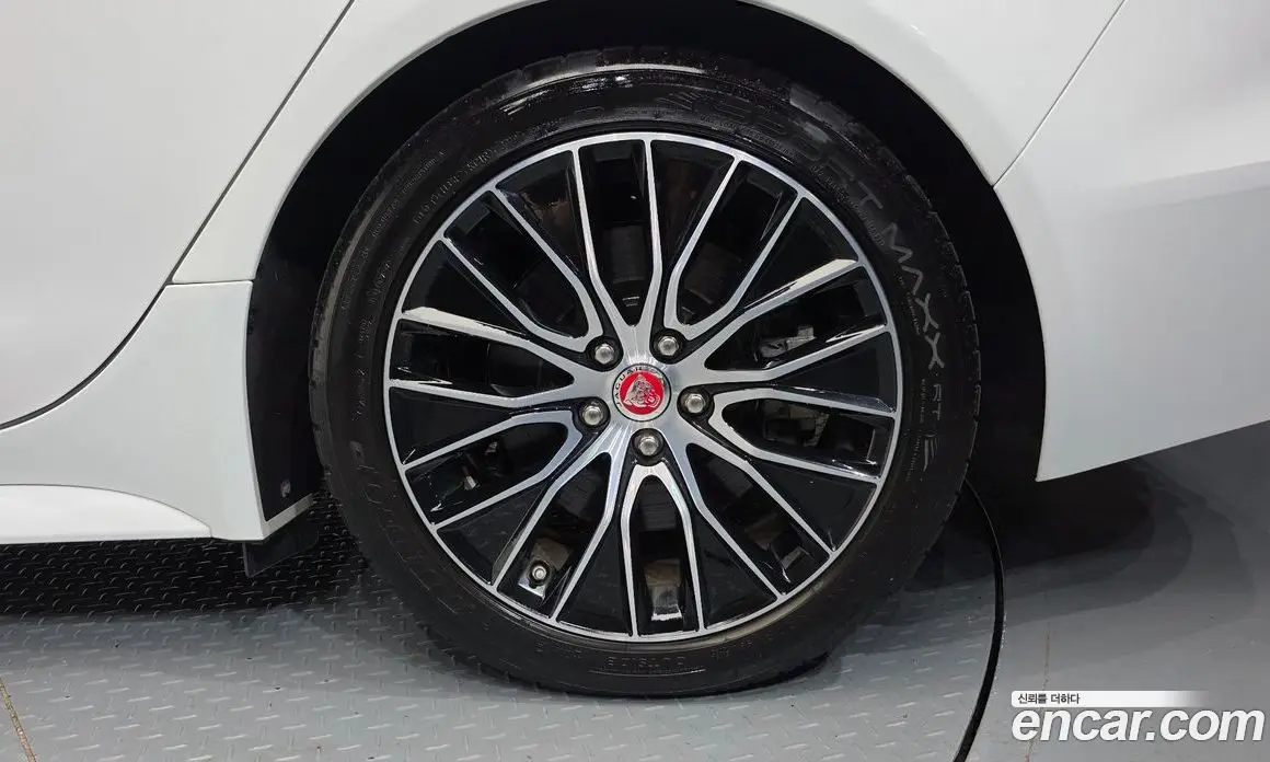 Jaguar XE 2020 2.0 АКПП, фото 6