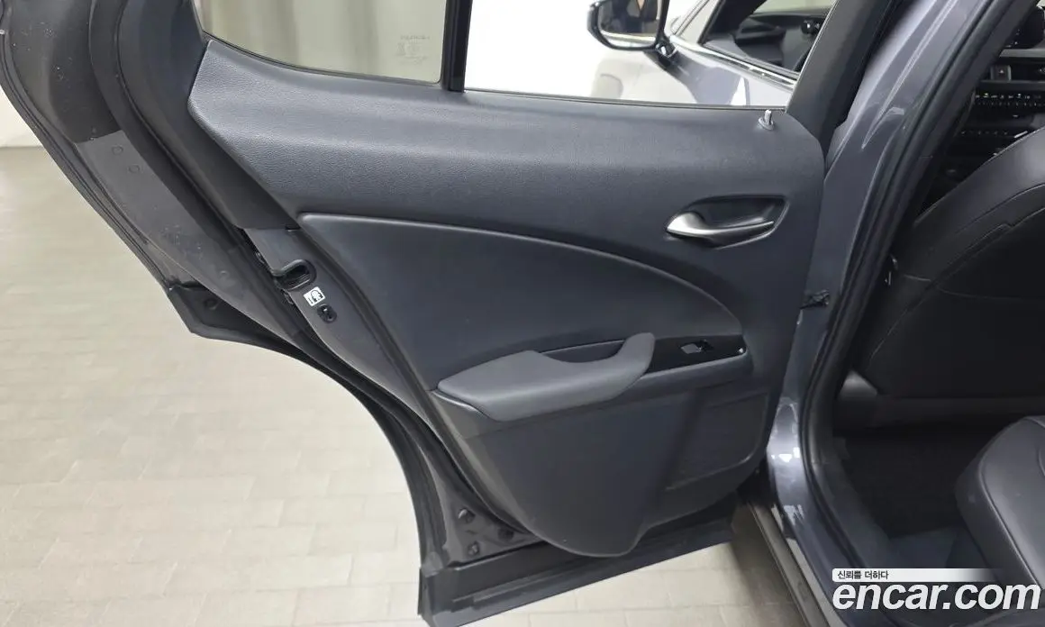 Lexus UX 2019 2.0 АКПП, фото 15