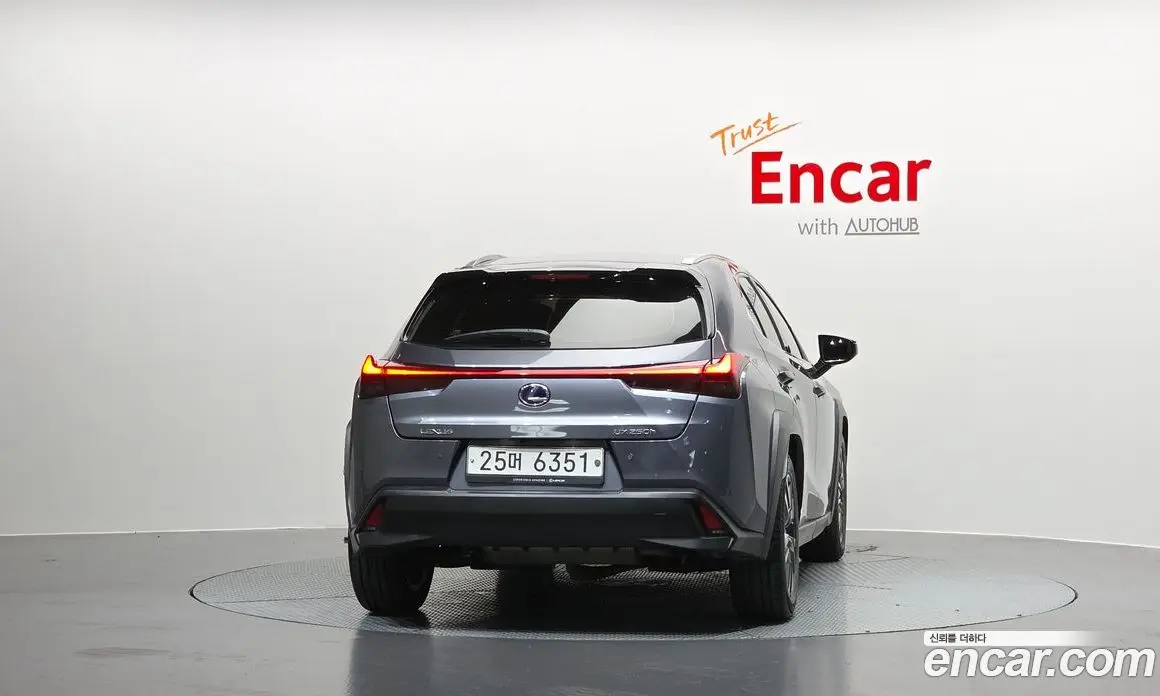Lexus UX 2019 2.0 АКПП, фото 4