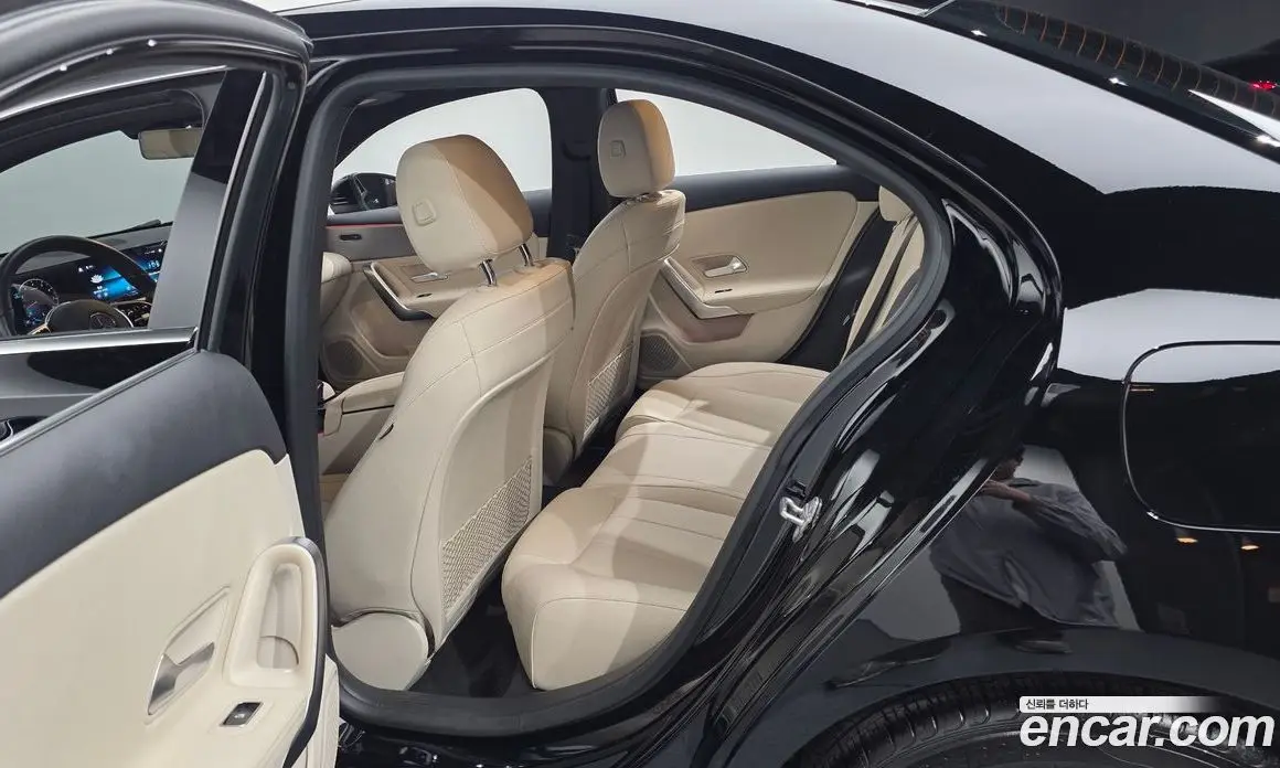 Mercedes-Benz A-Class 2021 2.0 АКПП, фото 11