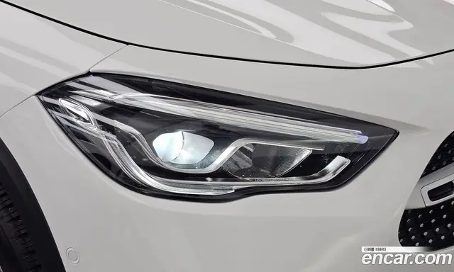 Mercedes-Benz GLA-Class 2020 2.0 АКПП, миниатюра 8