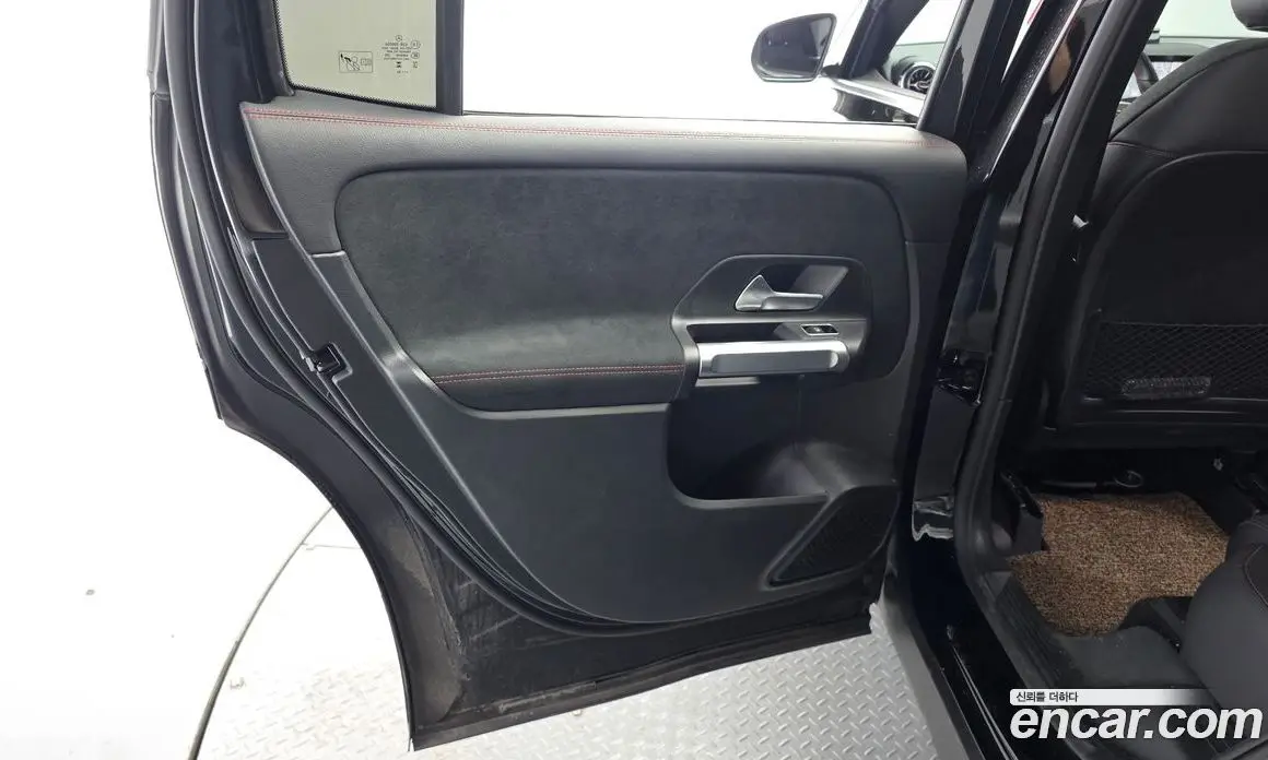 Mercedes-Benz GLB-Class 2023 2.0 АКПП, фото 15