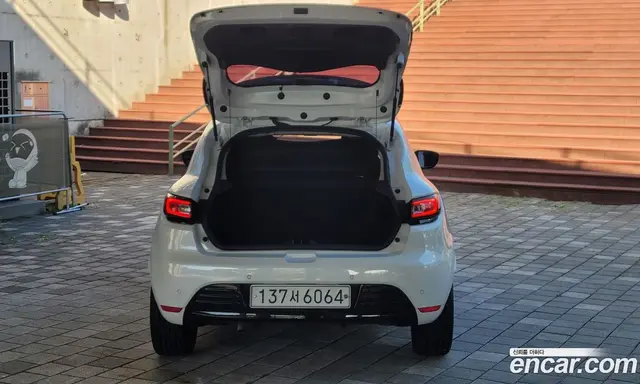 Renault (Samsung) Clio 2018 1.5 АКПП, миниатюра 9