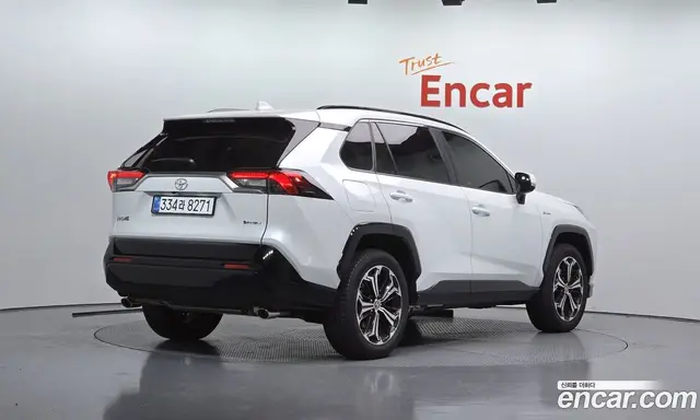 Toyota RAV4, 2025, 5 305 км