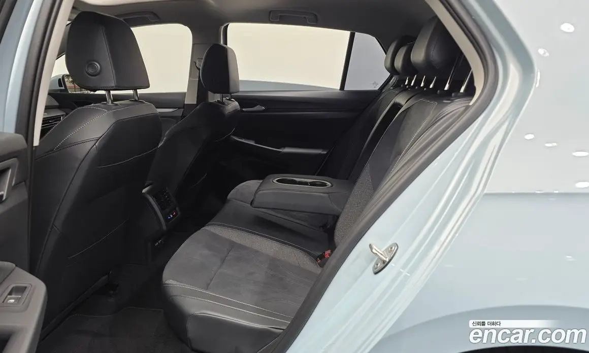 Volkswagen Golf 2025 2.0 АКПП, фото 17