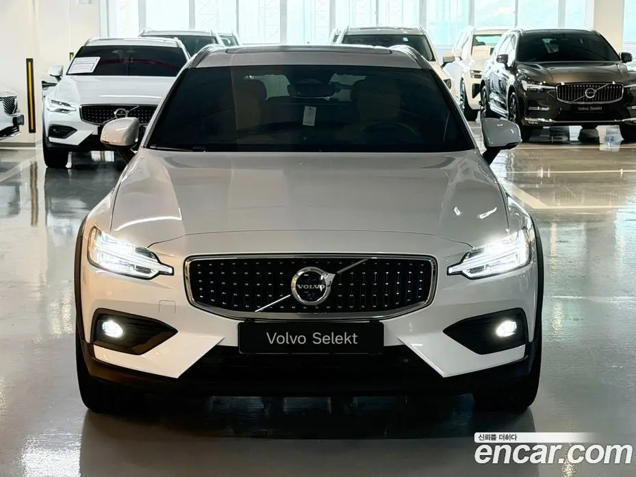 Volvo V60 2025 2.0 АКПП, фото 3