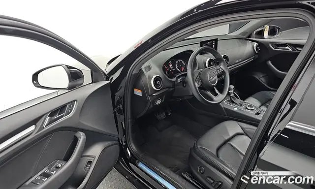 Audi A3 2018 2.0 АКПП, миниатюра 12
