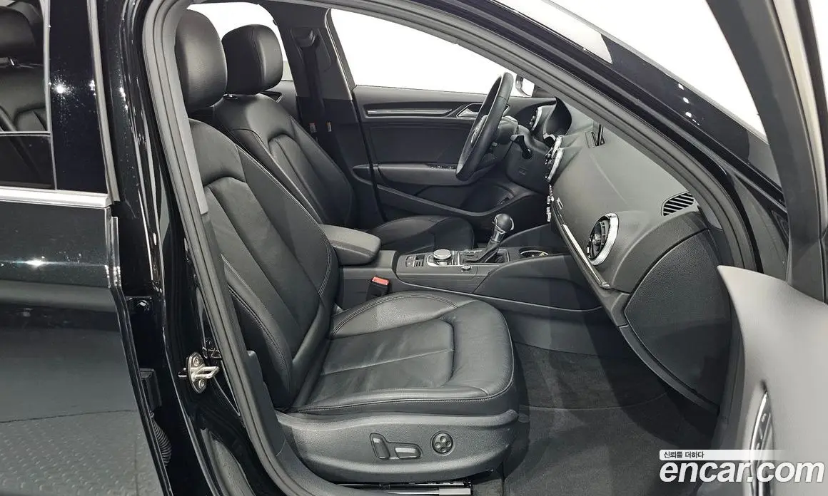 Audi A3 2018 2.0 АКПП, фото 15