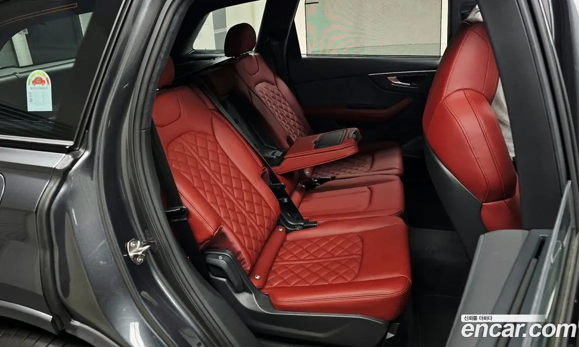 Audi SQ7 2026 4.0 АКПП, фото 17