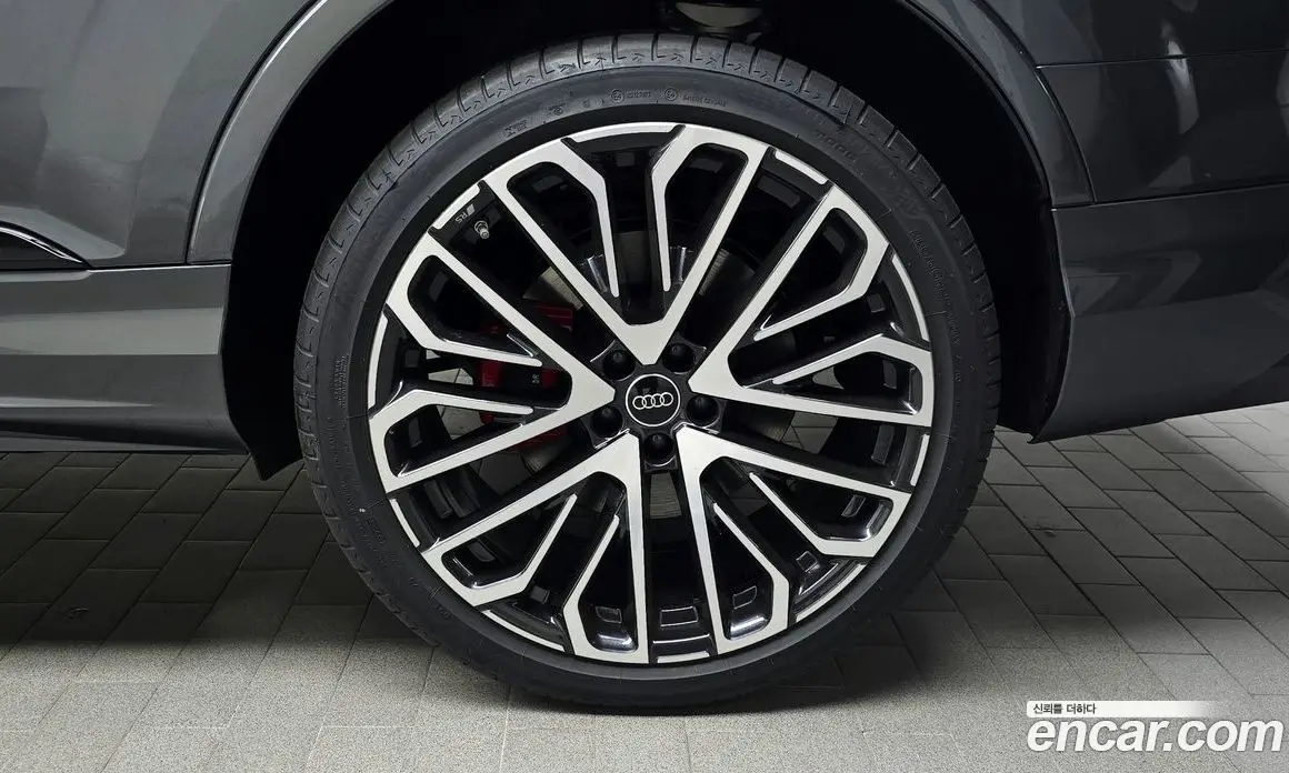 Audi SQ7 2026 4.0 АКПП, фото 7