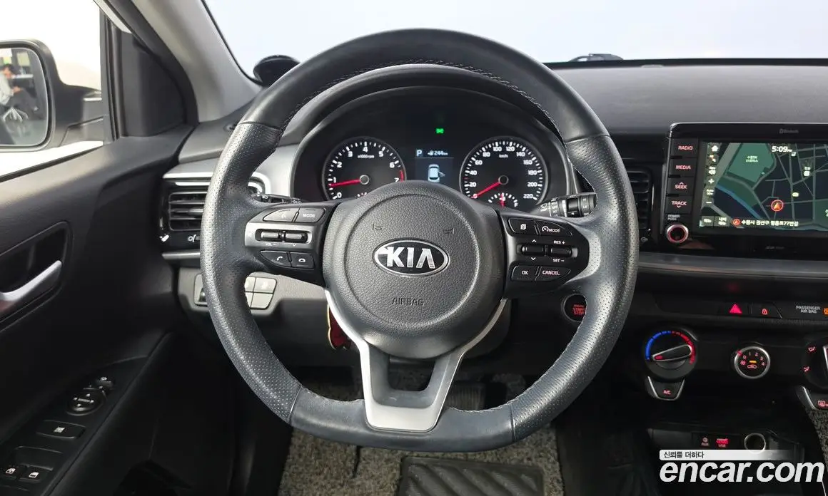 Kia Stonic 2018 1.4 АКПП, фото 19
