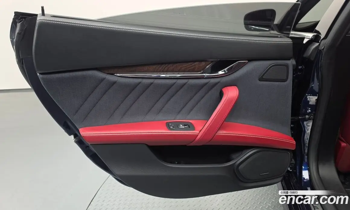 Maserati Quattroporte 2019 3.0 АКПП, фото 15