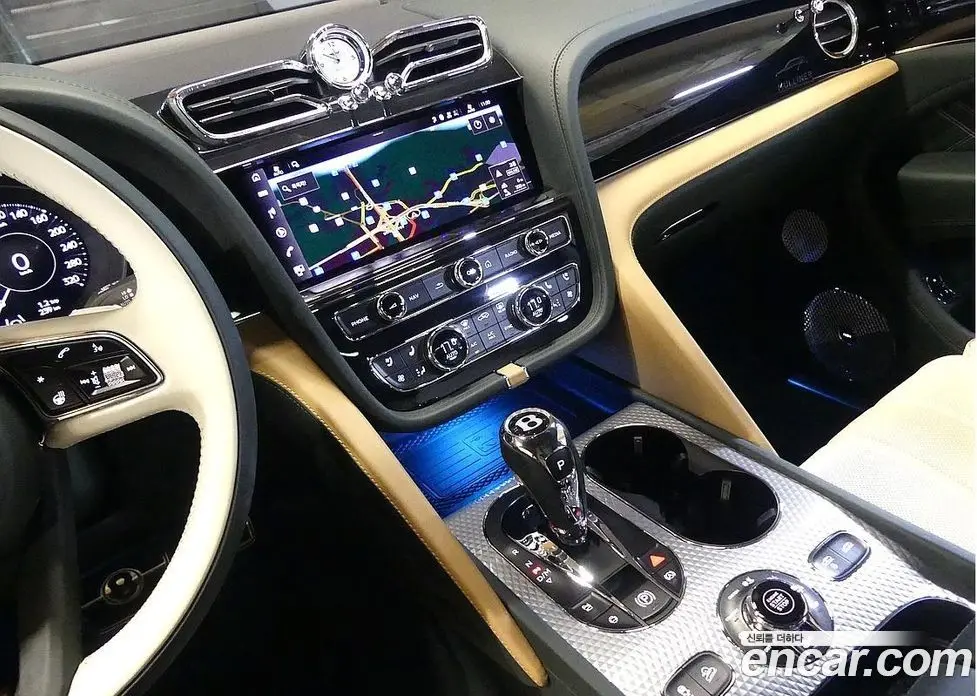 Bentley Bentayga 2026 4.0 АКПП, фото 13