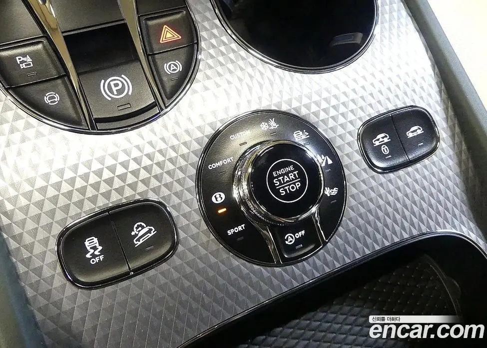 Bentley Bentayga 2026 4.0 АКПП, фото 17