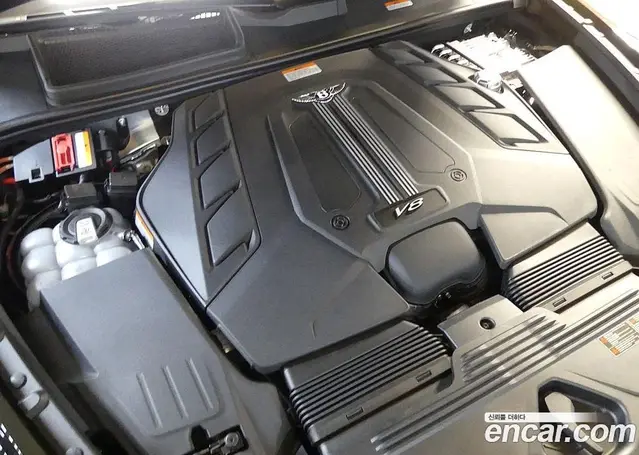 Bentley Bentayga 2026 4.0 АКПП, миниатюра 6