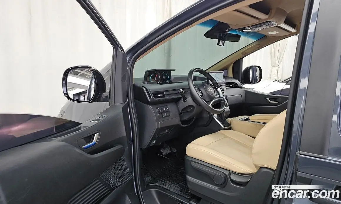 Hyundai Staria 2024 1.6 АКПП, фото 13