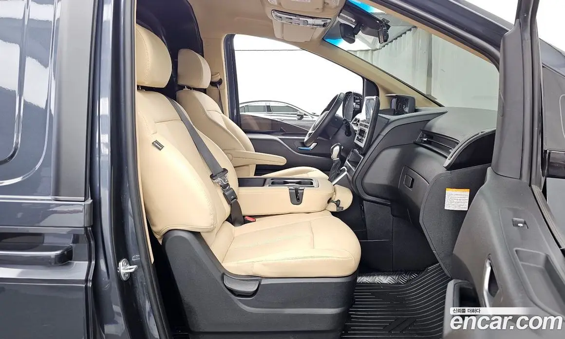 Hyundai Staria 2024 1.6 АКПП, фото 17