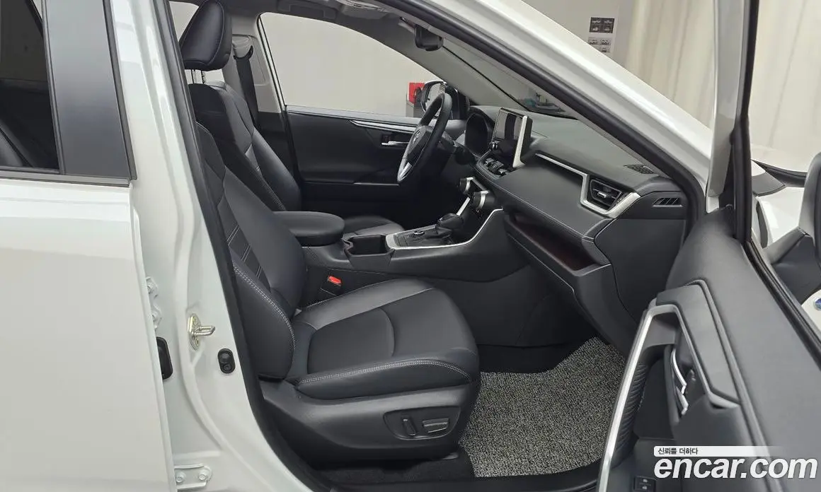 Toyota RAV4 2025 2.5 АКПП, фото 15