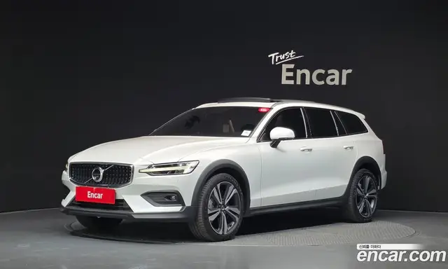 Volvo V60, 2021, 33 594 км