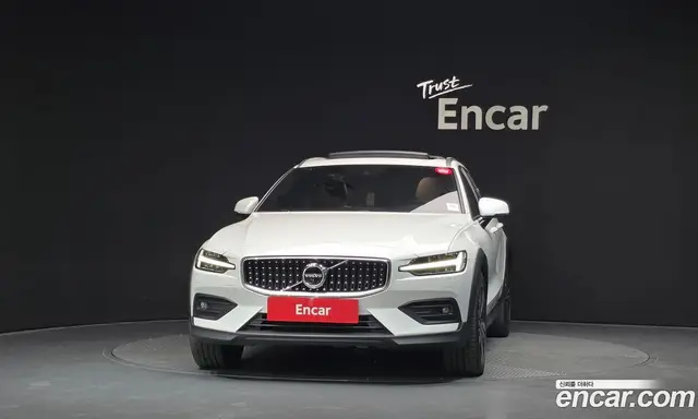 Volvo V60 2021 2.0 АКПП, миниатюра 3